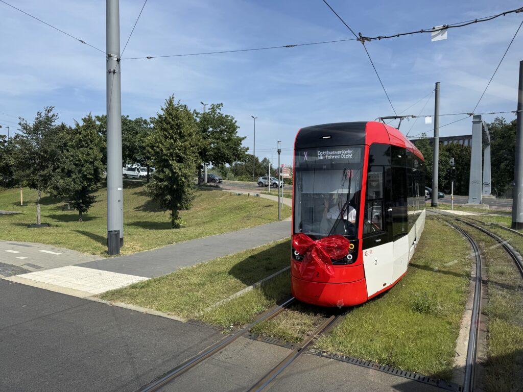 Inbetriebnahme der neuen Straßenbahnen