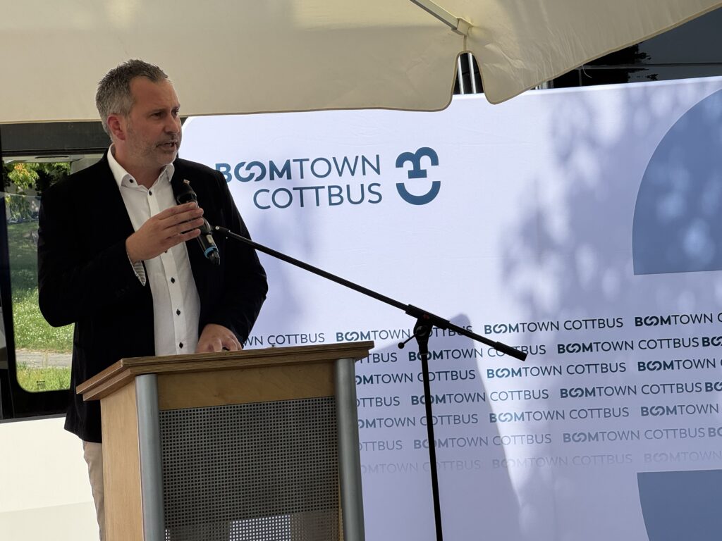 Inbetriebnahme der neuen Straßenbahnen