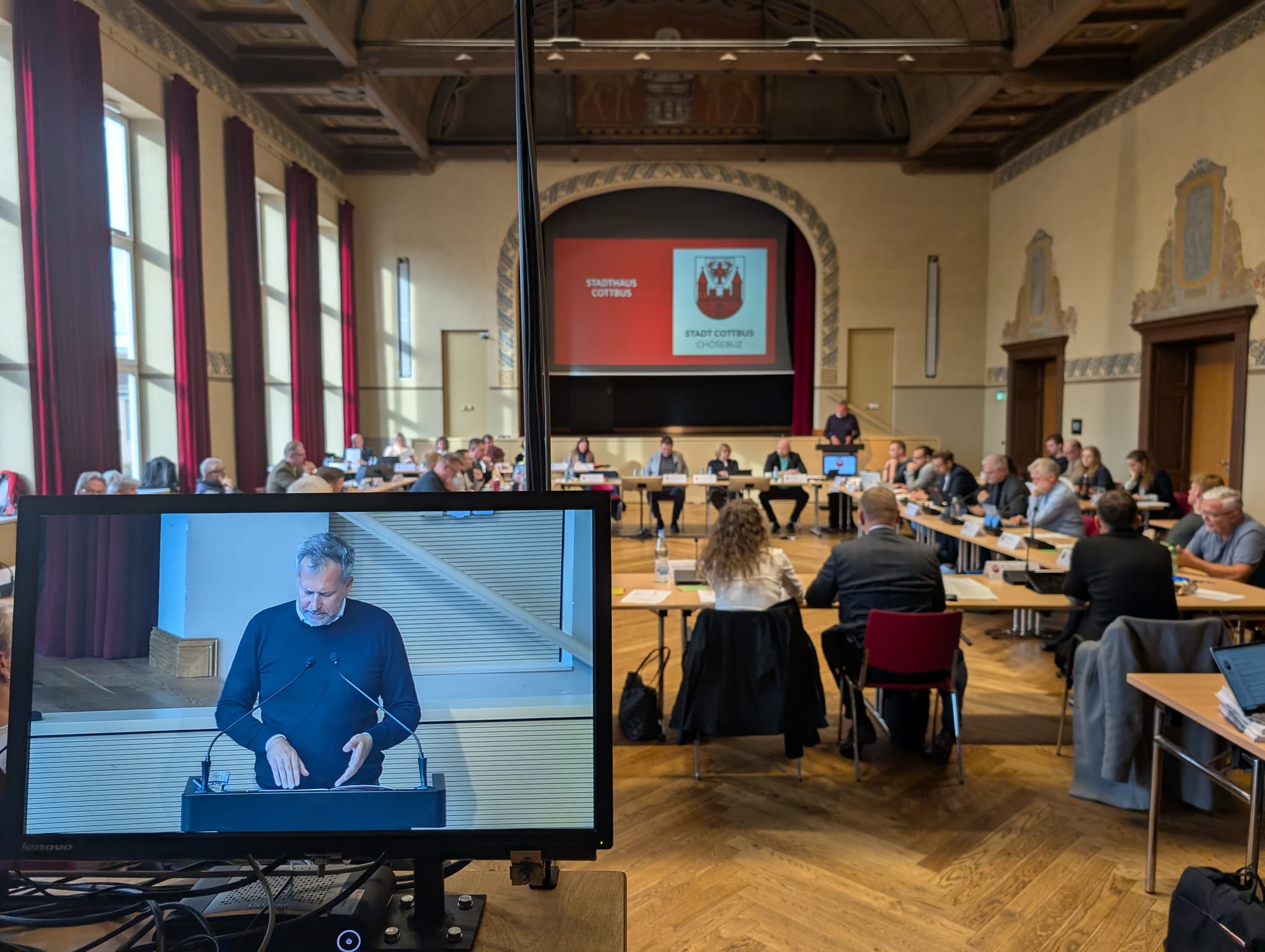 OB Schick auf der 14. Stadtverordnetenversammlung im Live-Stream
